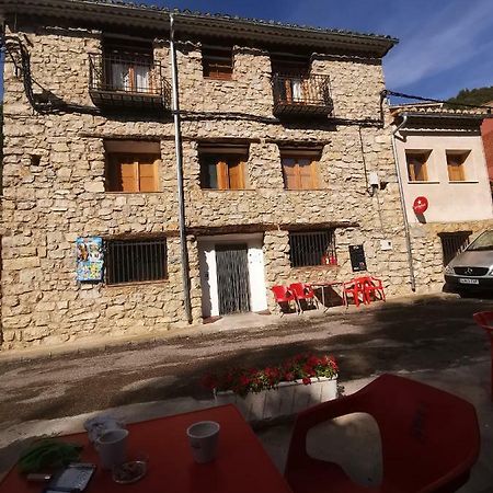 Casa Rural Y Albergue Tormon Exteriör bild