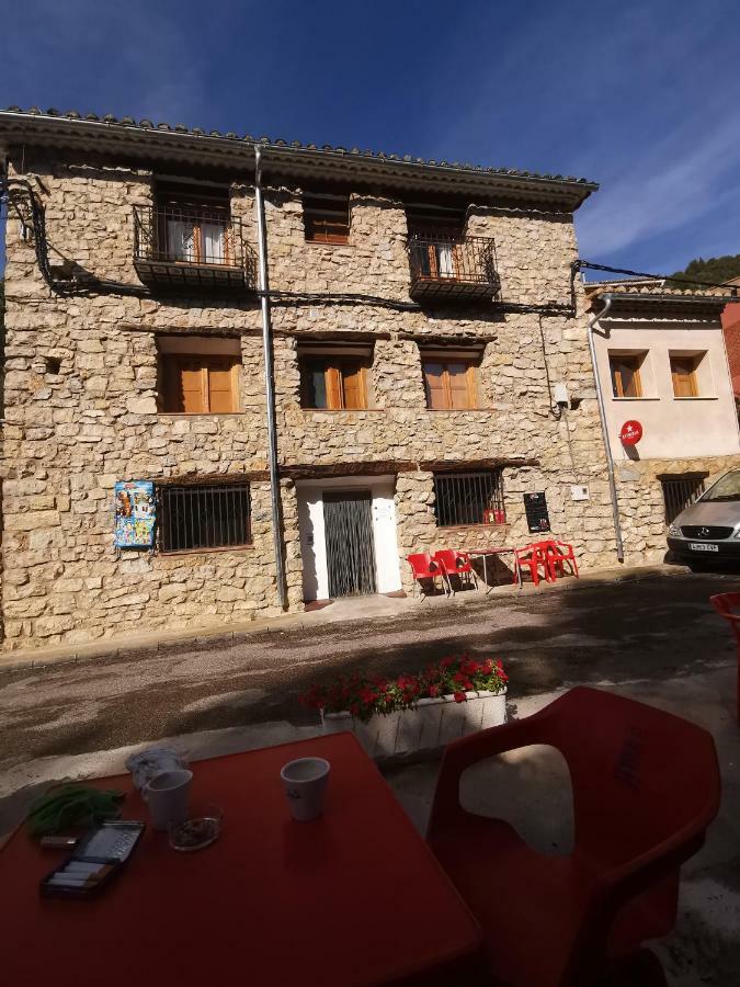 Casa Rural Y Albergue Tormon Exteriör bild