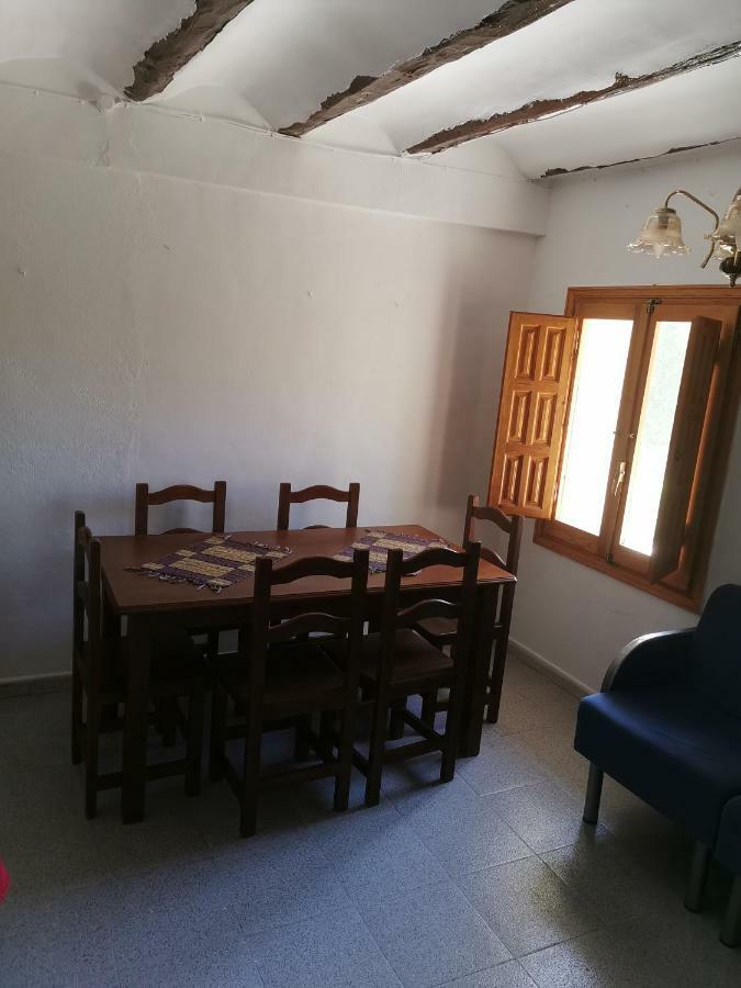 Casa Rural Y Albergue Tormon Exteriör bild